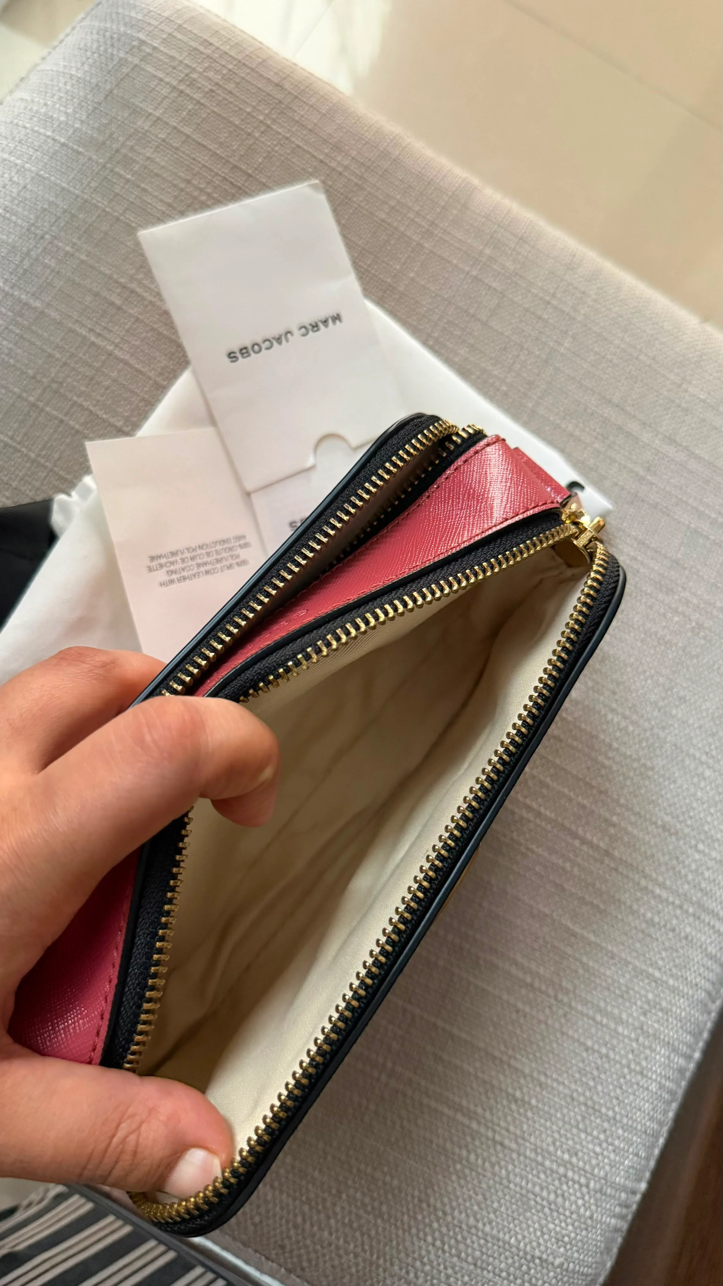 【未使用】Marc Jacobs ネイビー×ピンクゴールド スモールセコンド Marc Jacobs The Snapshot Crossbody Bag | Cycle of Samsara